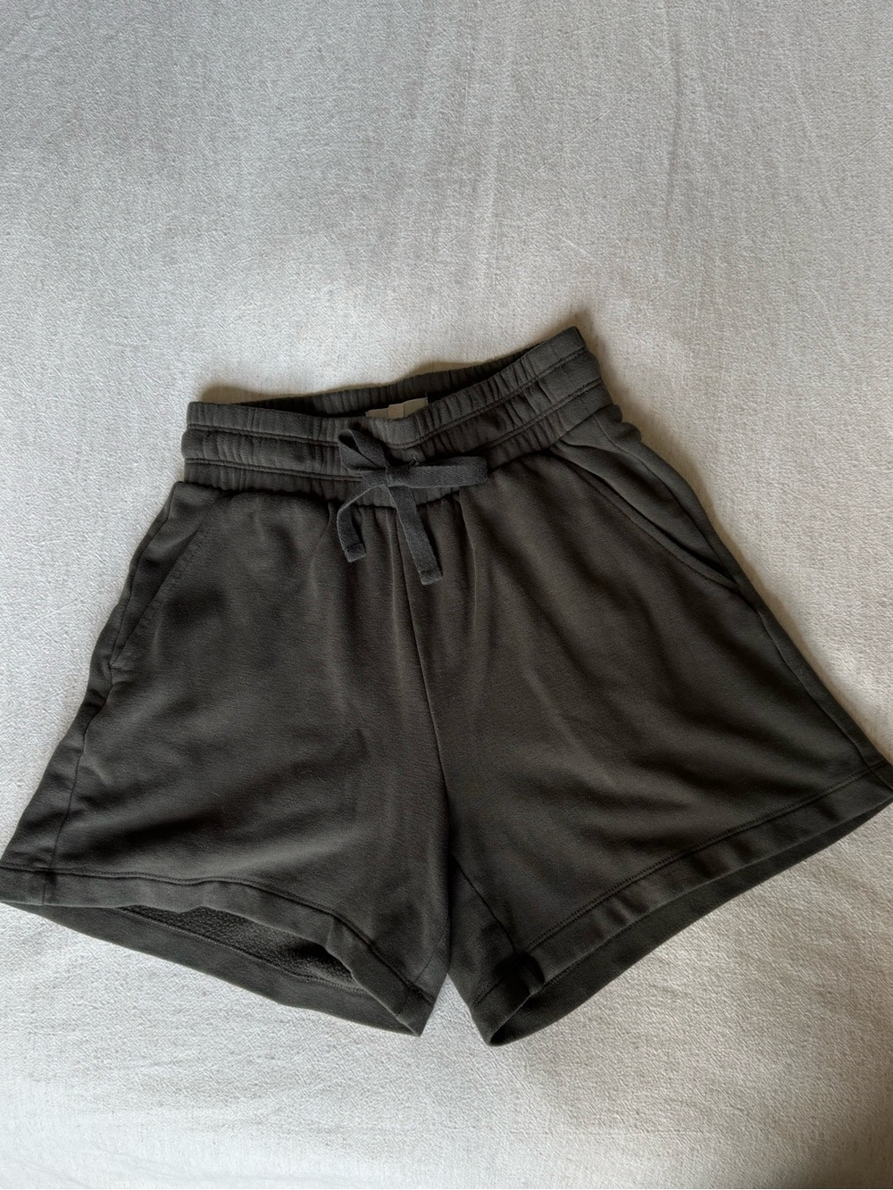 LOU & GREY SWEATSHORTS
